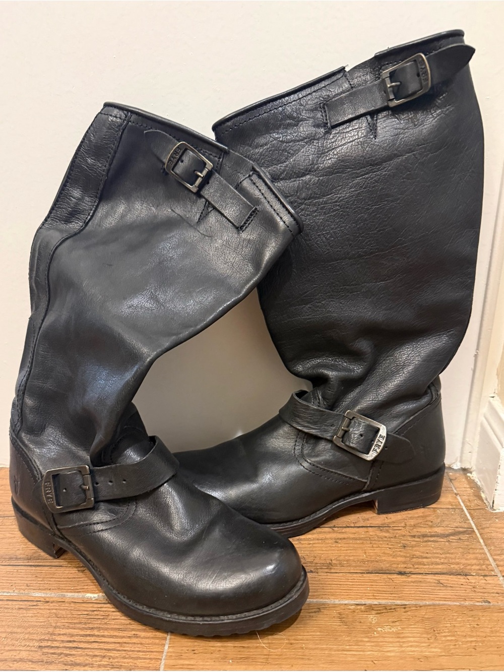 Frye Tall Calf Black Leather Motorcycle Moto Boots Gunmetal Buckles size 8.5